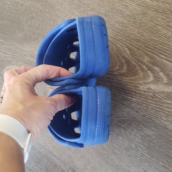 Blue Crocs - Picture 4 of 6
